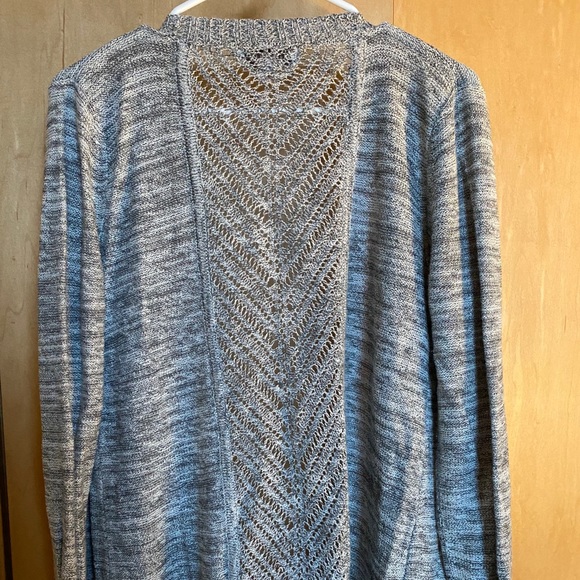 HEATHER GREY SWEATER W/ BACK DETAIL - Picture 4 of 4
